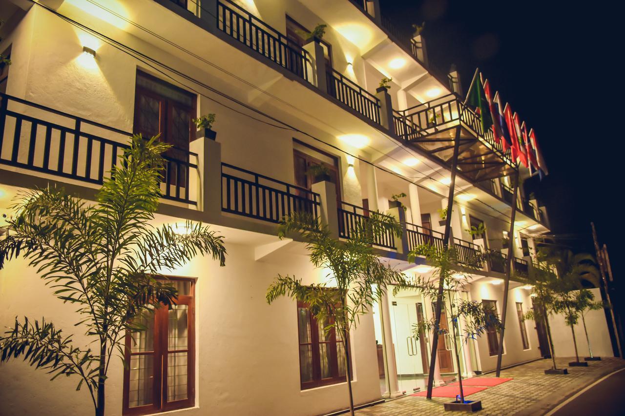 Asian Grand Hotel Negombo Dış mekan fotoğraf