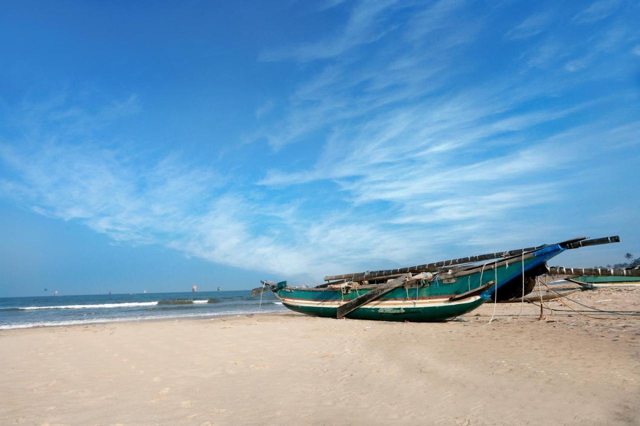 Asian Grand Hotel Negombo Dış mekan fotoğraf